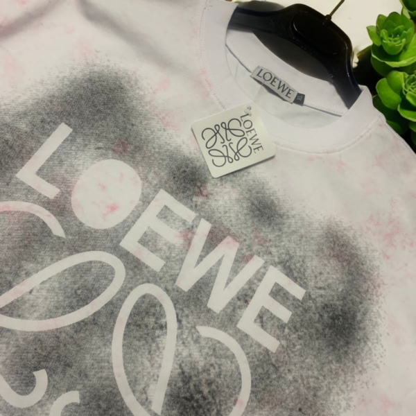 T-shirt Loewe – Édition Streetwear – Image 2